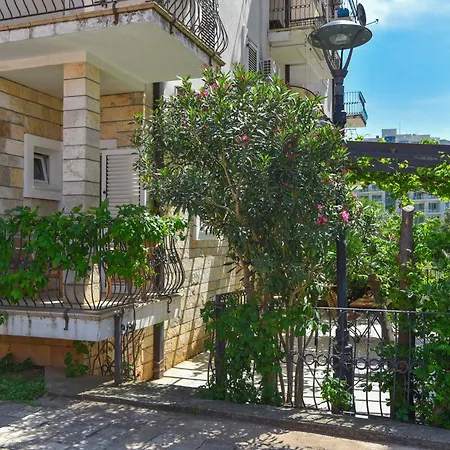 Blue Mare Apartment Petrovac Exterior photo