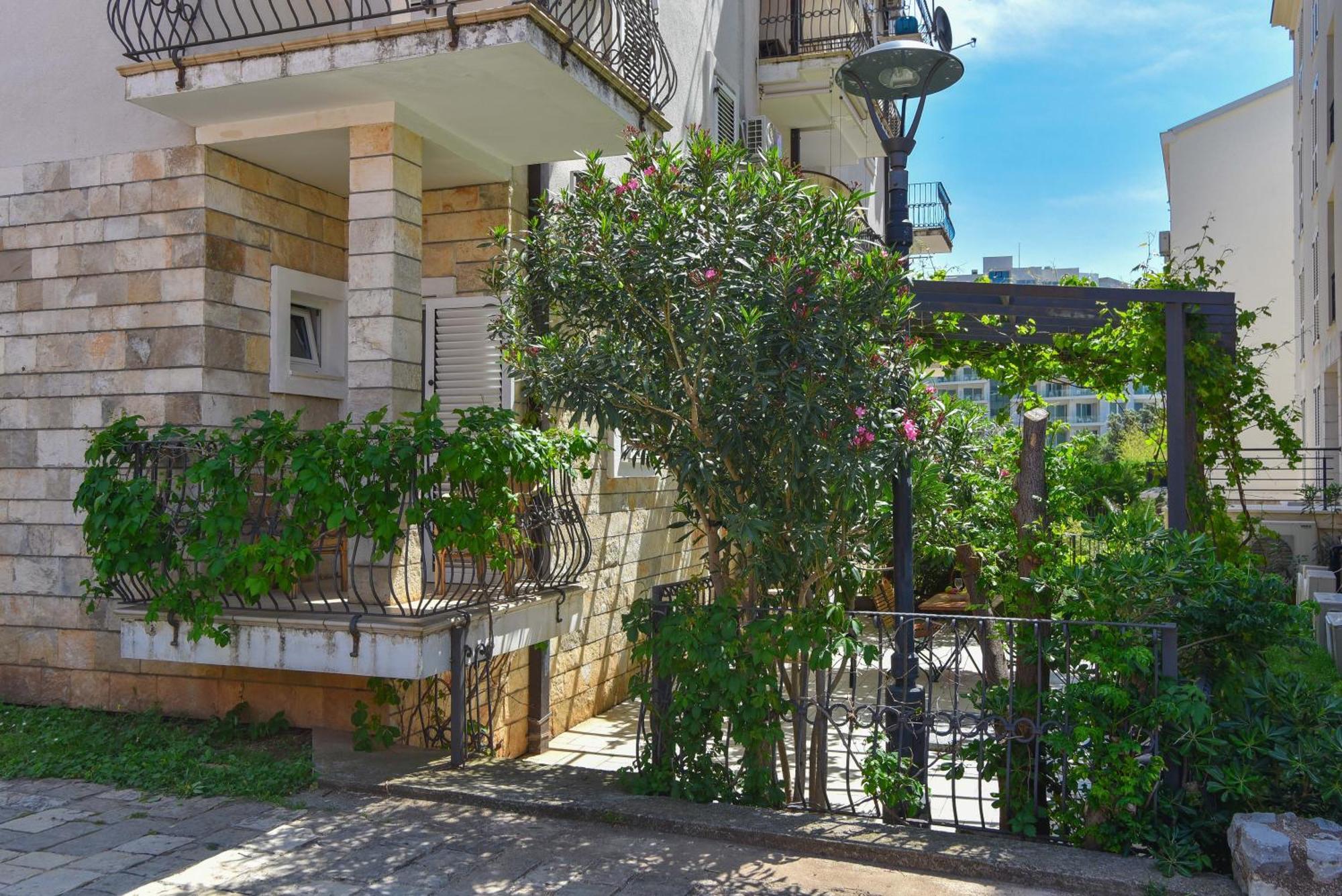 Blue Mare Apartment *